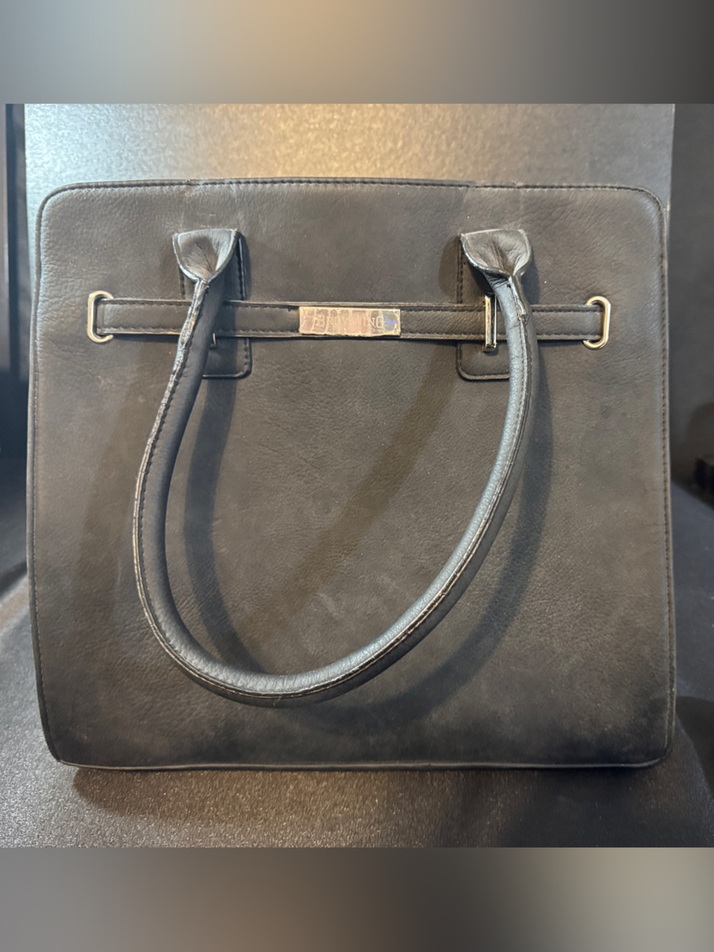 Elegant Black Structured Tote Bag with Top Handles